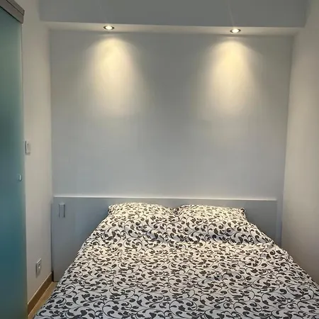 Cozy 1 Bedroom Juan-les-pins - Walk To Beaches, Restaurants, Old Town * 昂蒂布